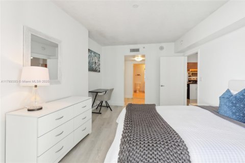 Condo in Miami, Florida, 1 bedroom № 1959672 - photo 30