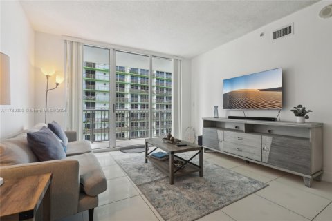 Condo in Miami, Florida, 1 bedroom № 1959672 - photo 5