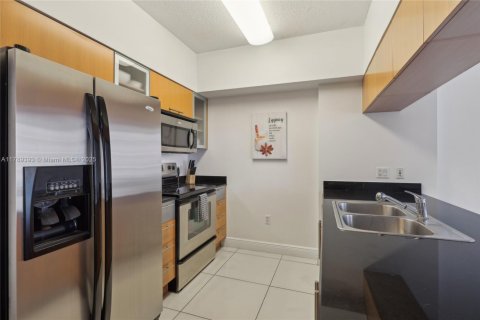 Condo in Miami, Florida, 1 bedroom № 1959672 - photo 14