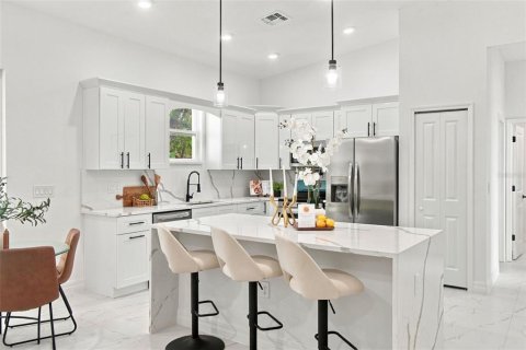 Casa en venta en Orlando, Florida, 4 dormitorios, 158.21 m2 № 2386577 - foto 4