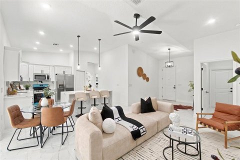 Casa en venta en Orlando, Florida, 4 dormitorios, 158.21 m2 № 2386577 - foto 17