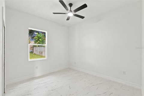 Casa en venta en Orlando, Florida, 4 dormitorios, 158.21 m2 № 2386577 - foto 12