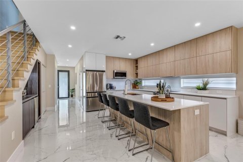 Townhouse in Fort Lauderdale, Florida 3 bedrooms, 237.83 sq.m. № 2083446 - photo 7