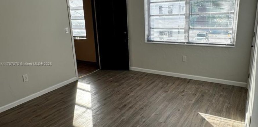 Villa ou maison à Miami, Floride 2 chambres, 73.39 m2 № 1704328