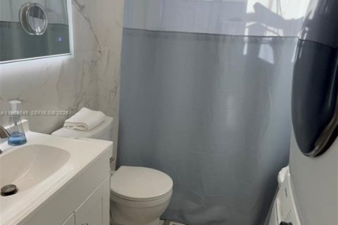 Propiedad comercial en alquiler en Miami, Florida, 1 dormitorio, 161.28 m2 № 2025593 - foto 6