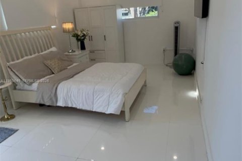 Propiedad comercial en alquiler en Miami, Florida, 1 dormitorio, 161.28 m2 № 2025593 - foto 5