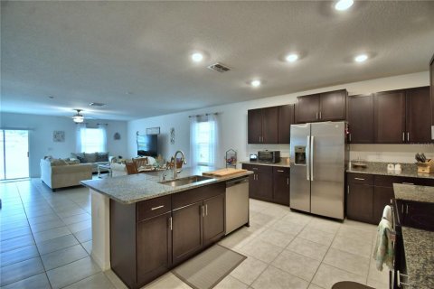 House in Lakeland, Florida 5 bedrooms, 274.43 sq.m. № 1684935 - photo 12