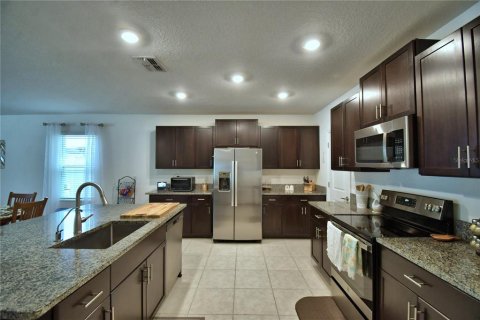 House in Lakeland, Florida 5 bedrooms, 274.43 sq.m. № 1684935 - photo 13