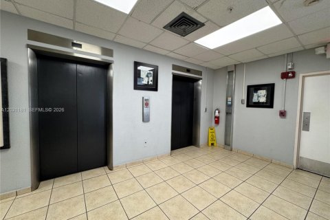 Immobilier commercial à vendre à Hollywood, Floride № 2256882 - photo 6