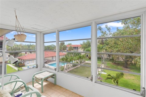 Купить кондоминиум в Дирфилд-Бич, Флорида 2 спальни, 88.26м2, № 2047769 - фото 2