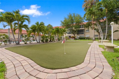 Купить кондоминиум в Дирфилд-Бич, Флорида 2 спальни, 88.26м2, № 2047769 - фото 22