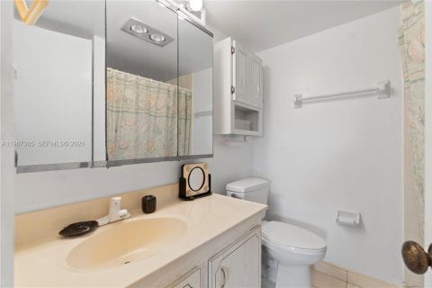 Купить кондоминиум в Дирфилд-Бич, Флорида 2 спальни, 88.26м2, № 2047769 - фото 9