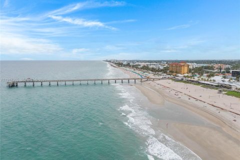 Купить кондоминиум в Дирфилд-Бич, Флорида 2 спальни, 88.26м2, № 2047769 - фото 23