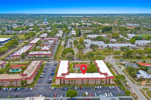 Кондоминиум с 2 спальнями в Дирфилд-Бич, Флорида № 2047769