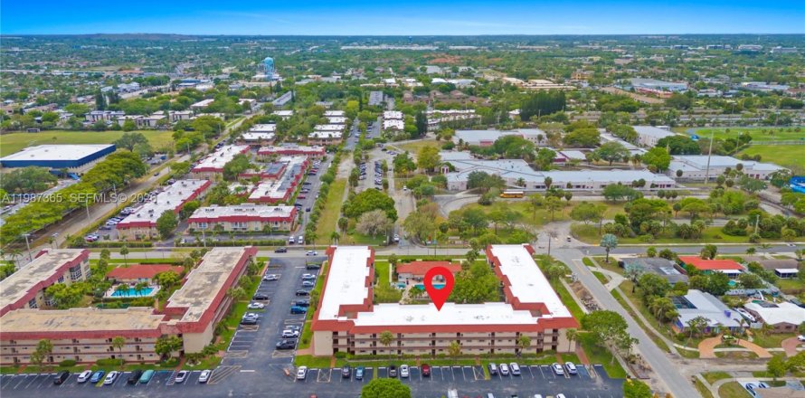 Кондоминиум с 2 спальнями в Дирфилд-Бич, Флорида № 2047769