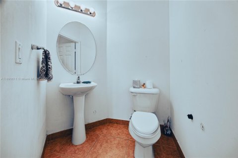 House in Miramar, Florida 3 bedrooms, 160.72 sq.m. № 2016807 - photo 13