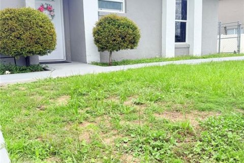 Villa ou maison à vendre à Poinciana, Floride: 2 chambres, 100.33 m2 № 2236822 - photo 30