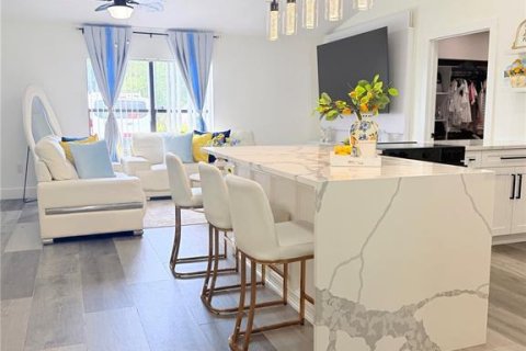 Villa ou maison à vendre à Poinciana, Floride: 2 chambres, 100.33 m2 № 2236822 - photo 5