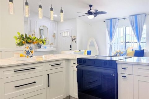 Villa ou maison à vendre à Poinciana, Floride: 2 chambres, 100.33 m2 № 2236822 - photo 6