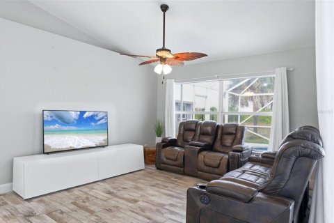Casa en venta en Port Charlotte, Florida, 3 dormitorios, 157.47 m2 № 2137144 - foto 6