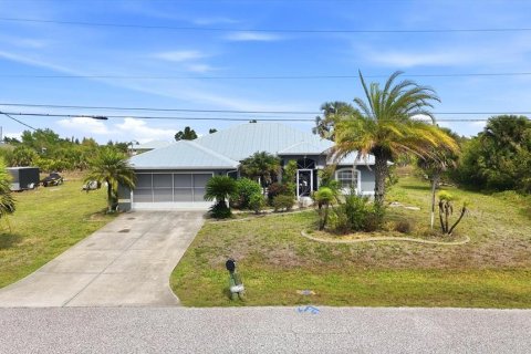 Casa en Port Charlotte, Florida 3 dormitorios, 157.47 m2 № 2137144