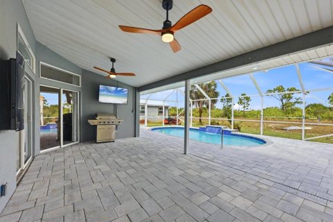 Casa en venta en Port Charlotte, Florida, 3 dormitorios, 157.47 m2 № 2137144 - foto 8