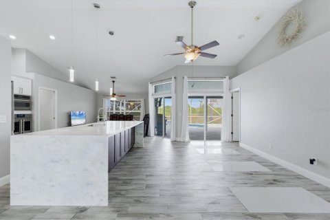 Casa en venta en Port Charlotte, Florida, 3 dormitorios, 157.47 m2 № 2137144 - foto 3