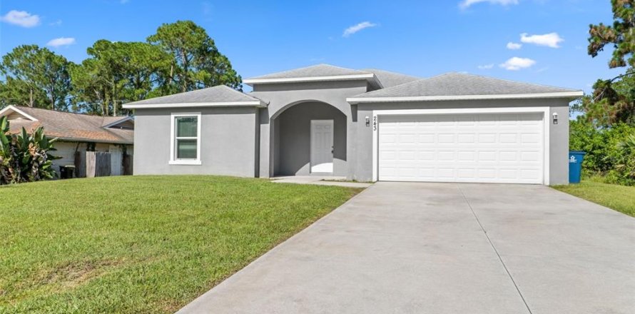 House in Palm Bay, Florida 4 bedrooms, 159.23 sq.m. № 1856167