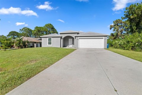 House in Palm Bay, Florida 4 bedrooms, 159.23 sq.m. № 1856167 - photo 30