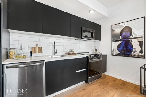 Condo in Miami, Florida, 2 bedrooms  № 1863944 - photo 3