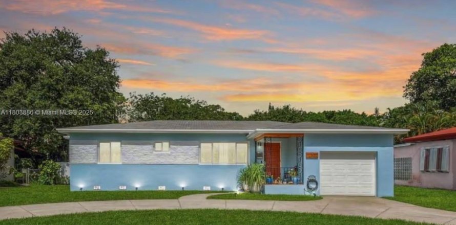 Villa ou maison à North Miami, Floride 3 chambres, 139.35 m2 № 1746074