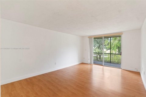 Condo in Plantation, Florida, 1 bedroom  № 1939819 - photo 2