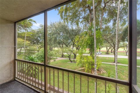 Condo in Plantation, Florida, 1 bedroom  № 1939819 - photo 15