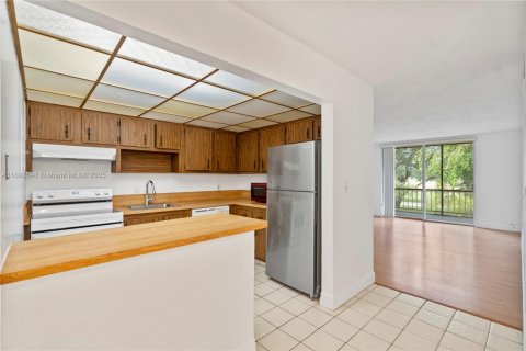 Condo in Plantation, Florida, 1 bedroom  № 1939819 - photo 3
