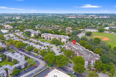 Condo in Plantation, Florida, 1 bedroom  № 1939819 - photo 22