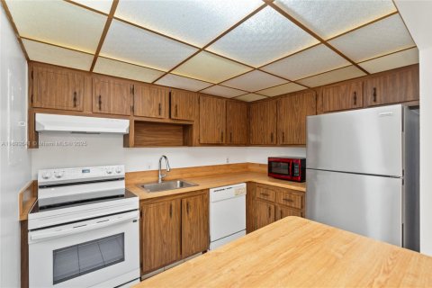 Condo in Plantation, Florida, 1 bedroom  № 1939819 - photo 7