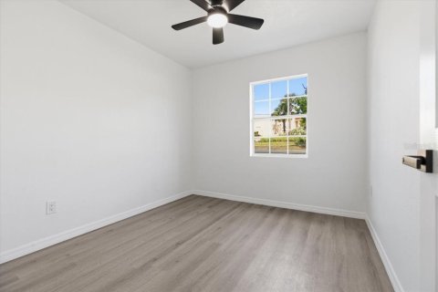 House in Lakeland, Florida 3 bedrooms, 120.96 sq.m. № 2231418 - photo 10