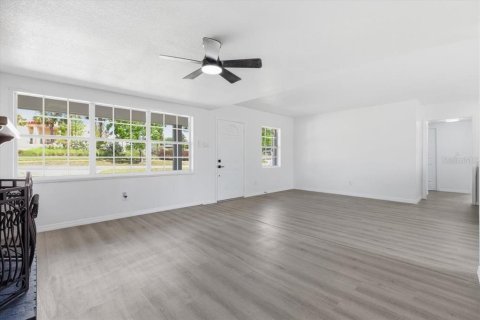 House in Lakeland, Florida 3 bedrooms, 120.96 sq.m. № 2231418 - photo 13
