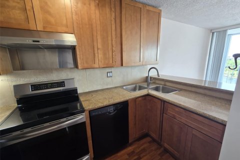 Copropriété à louer à Miami, Floride: 1 chambre, 65.59 m2 № 1823533 - photo 12