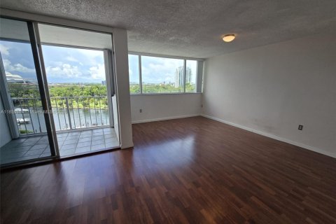 Copropriété à louer à Miami, Floride: 1 chambre, 65.59 m2 № 1823533 - photo 17