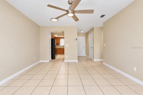 Appartement à louer à Kissimmee, Floride: 2 chambres, 92.34 m2 № 2413416 - photo 5