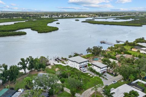 Villa ou maison à vendre à Bradenton, Floride: 5 chambres, 388.52 m2 № 2418519 - photo 9