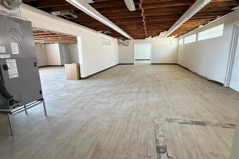 Commercial property in Auburndale, Florida 388.33 sq.m. № 2196669 - photo 6
