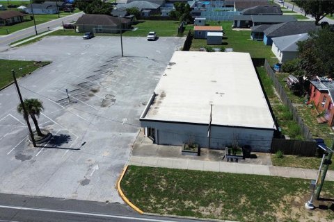 Commercial property in Auburndale, Florida 388.33 sq.m. № 2196669