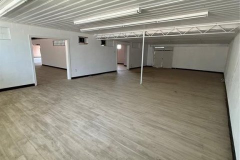 Commercial property in Auburndale, Florida 388.33 sq.m. № 2196669 - photo 9
