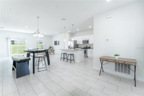 Casa en venta en Kissimmee, Florida, 4 dormitorios, 163.32 m2 № 1907022 - foto 10