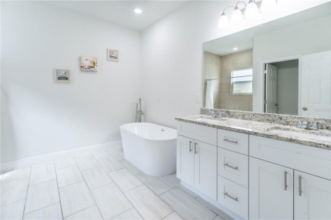 Casa en venta en Kissimmee, Florida, 4 dormitorios, 163.32 m2 № 1907022 - foto 23