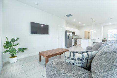 Casa en venta en Kissimmee, Florida, 4 dormitorios, 163.32 m2 № 1907022 - foto 5