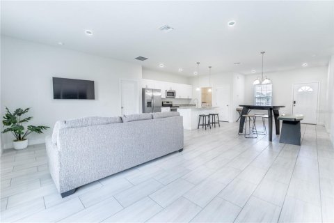 Casa en venta en Kissimmee, Florida, 4 dormitorios, 163.32 m2 № 1907022 - foto 9
