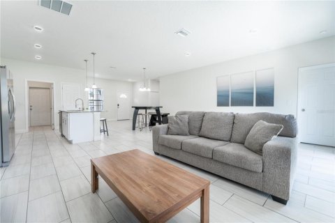 Casa en venta en Kissimmee, Florida, 4 dormitorios, 163.32 m2 № 1907022 - foto 4
